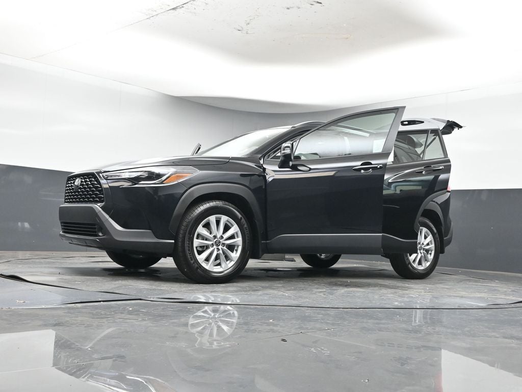2025 Toyota Corolla Cross LE
