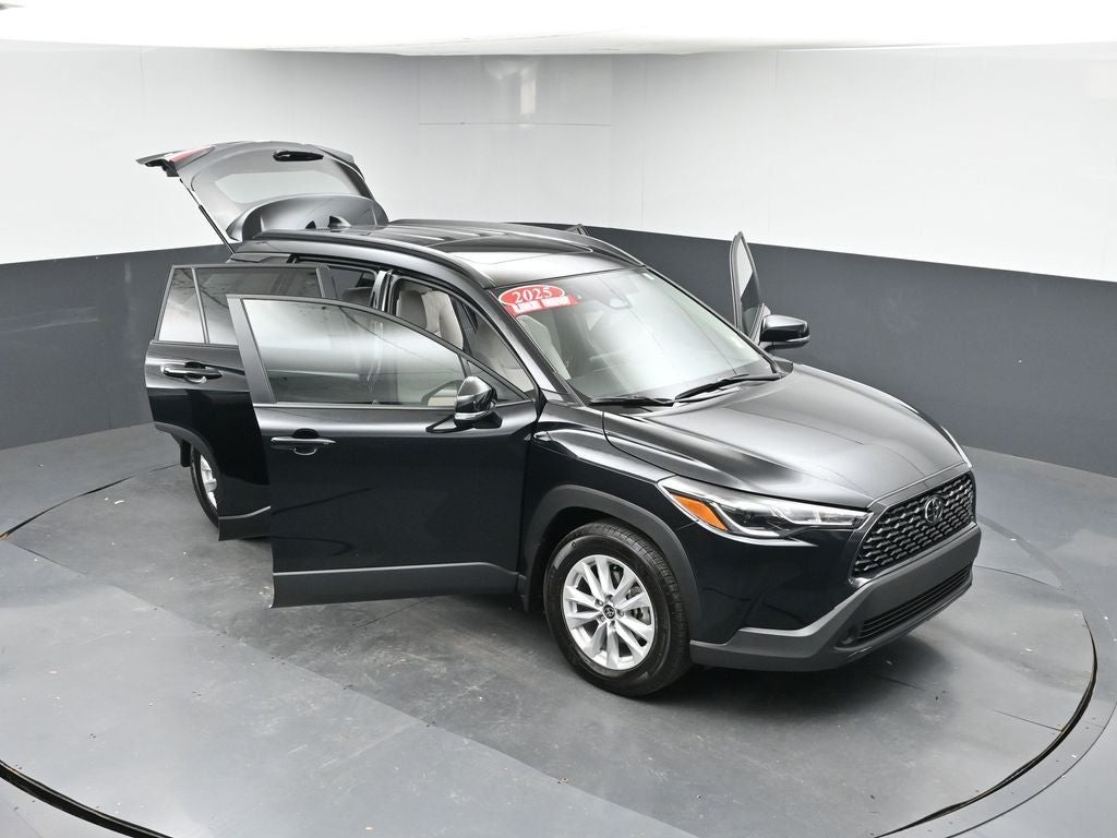 2025 Toyota Corolla Cross LE