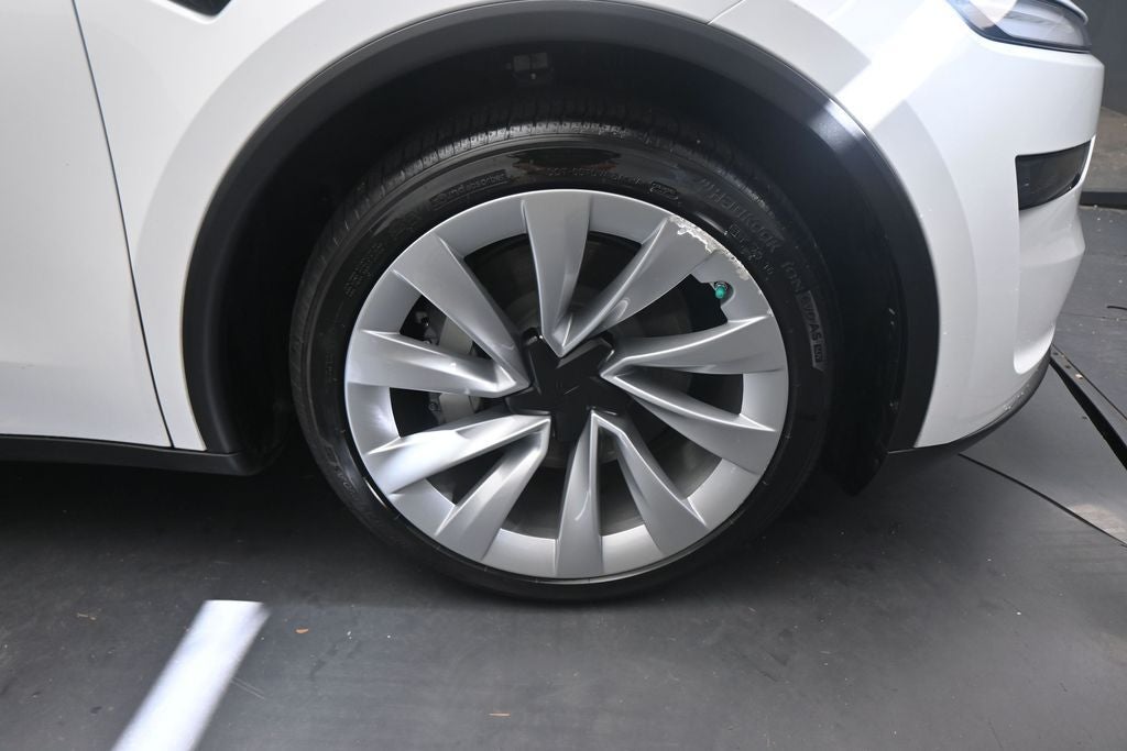 2026 Tesla Model Y Premium