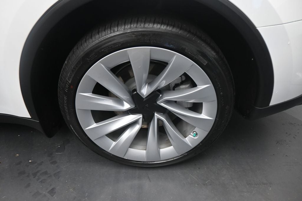 2026 Tesla Model Y Premium
