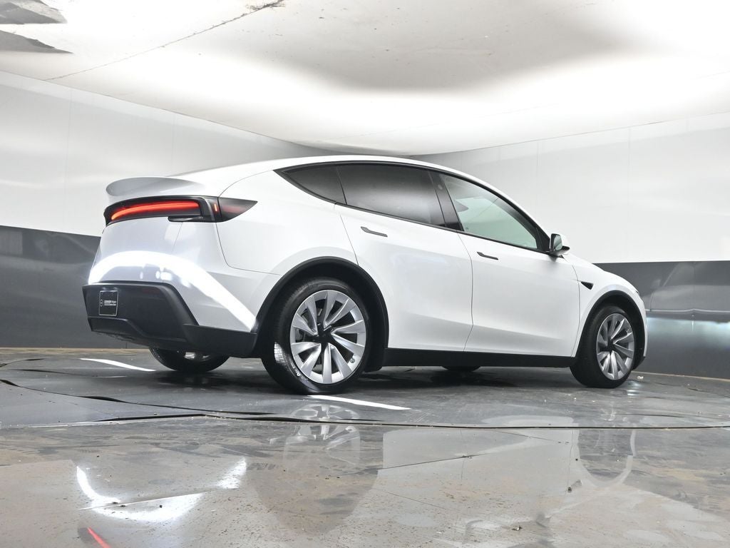 2026 Tesla Model Y Premium