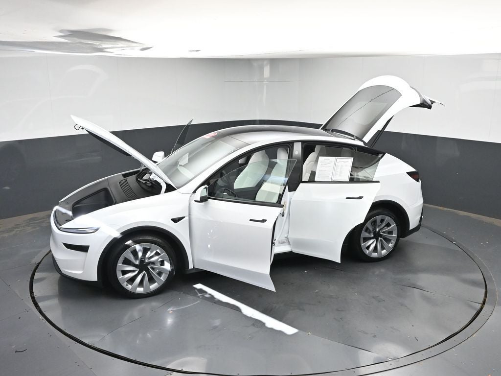 2026 Tesla Model Y Premium