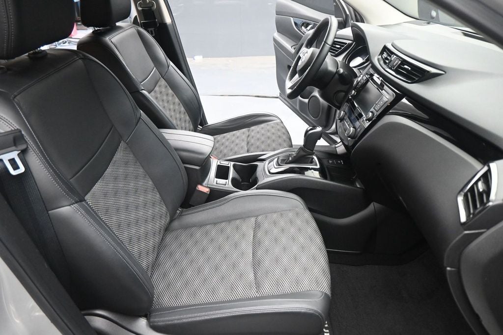 2022 Nissan Rogue Sport SV