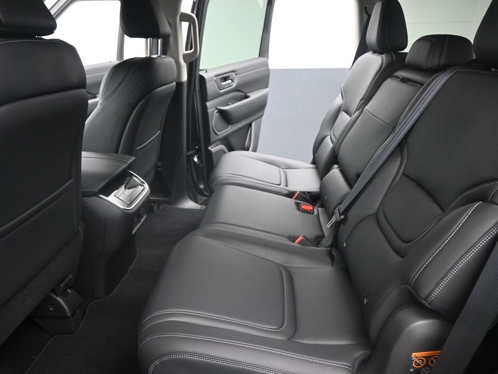 2026 Nissan Armada SV