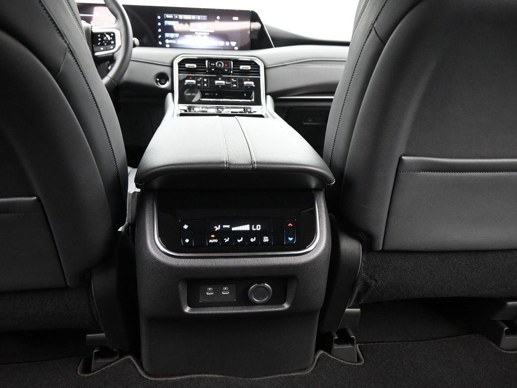 2025 Nissan Armada SV