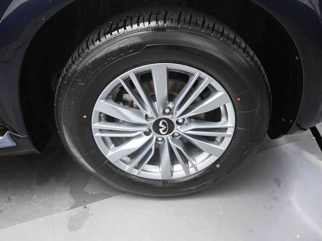 2024 INFINITI QX80 LUXE