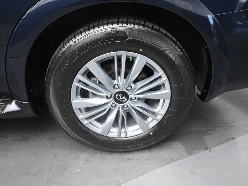 2024 INFINITI QX80 LUXE