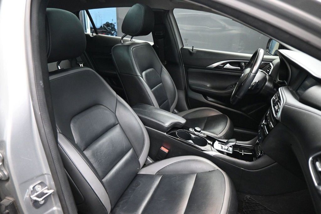 2019 INFINITI QX30 LUXE