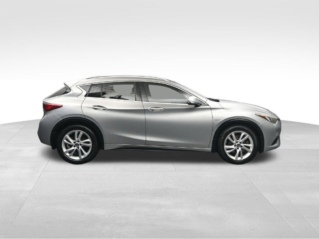 2019 INFINITI QX30 LUXE