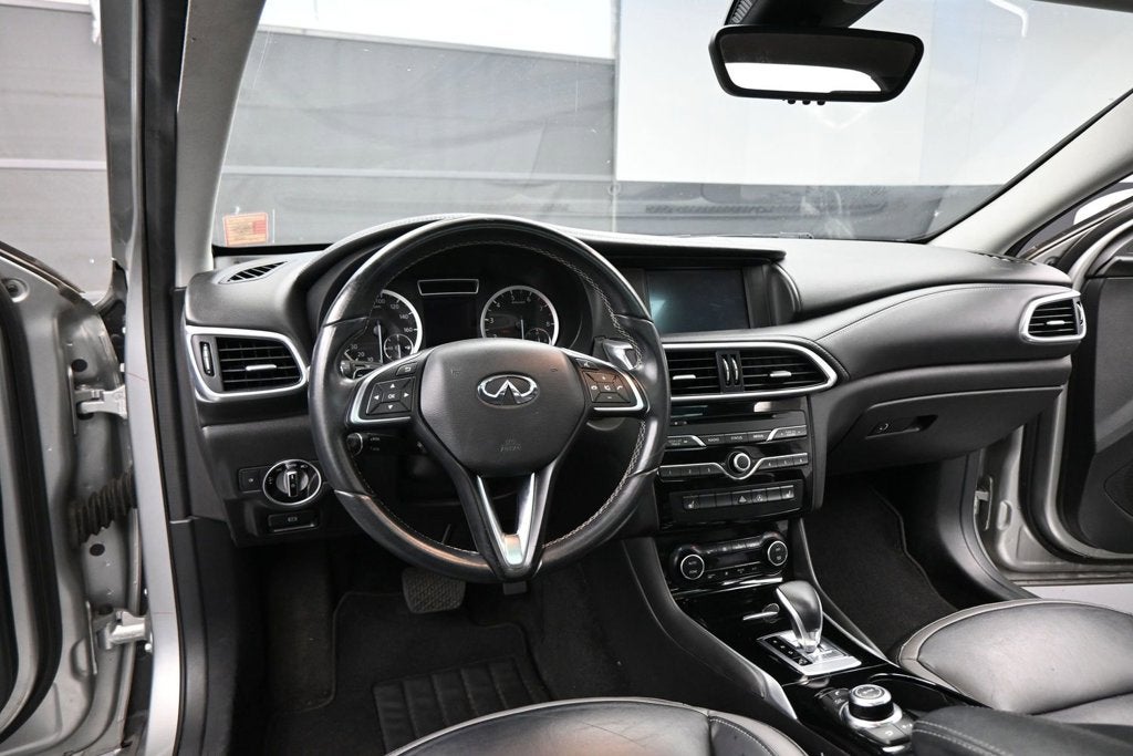 2019 INFINITI QX30 LUXE