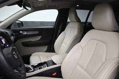 2024 Volvo XC40 B5 Plus Bright Theme