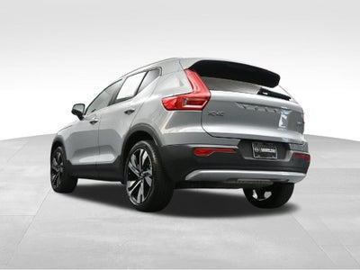 2024 Volvo XC40 B5 Plus Bright Theme